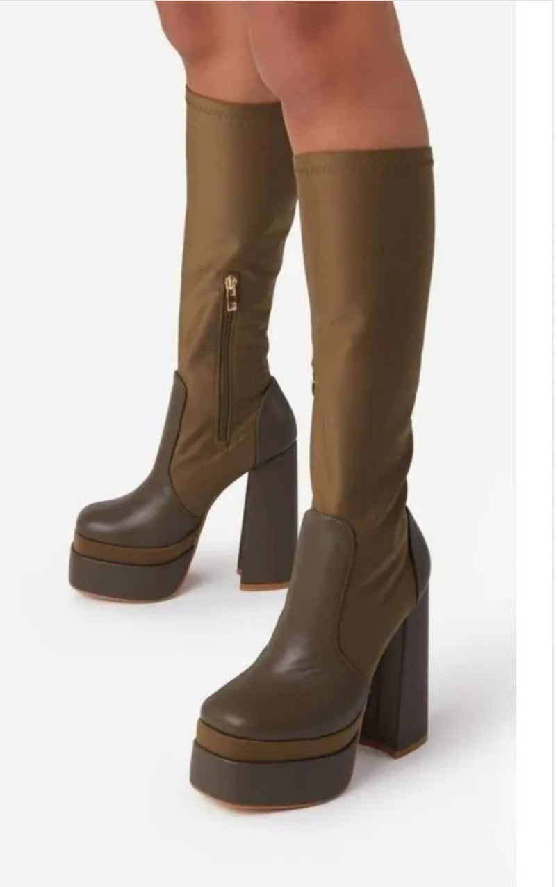 "Classic Walk" Calf Boots