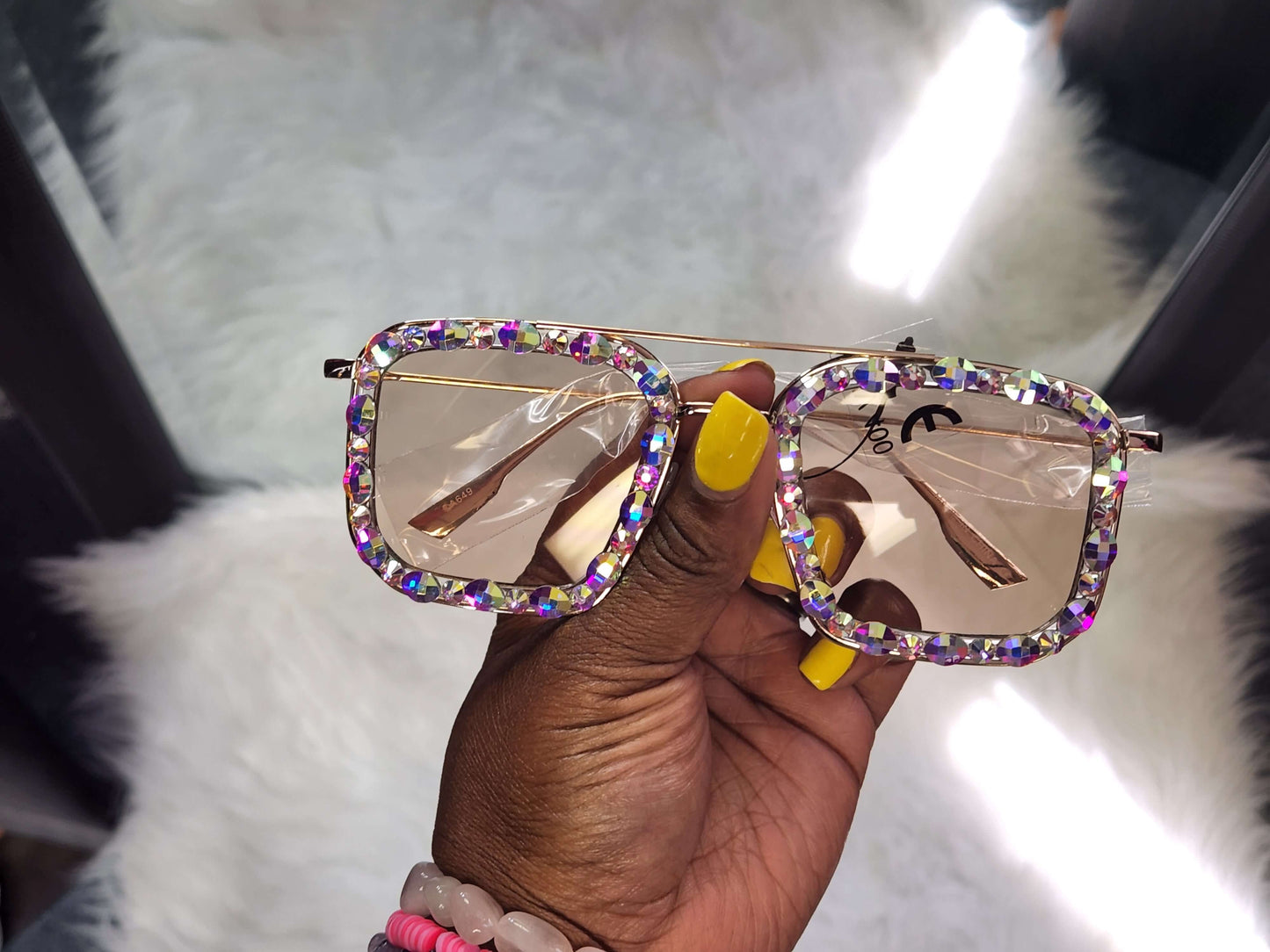 "Attention Please" SunglassesCute oversized sunglasses with iridescent diamonds around the frame.
Colored lens.sunglassesK Monae'sK Monae's"Attention