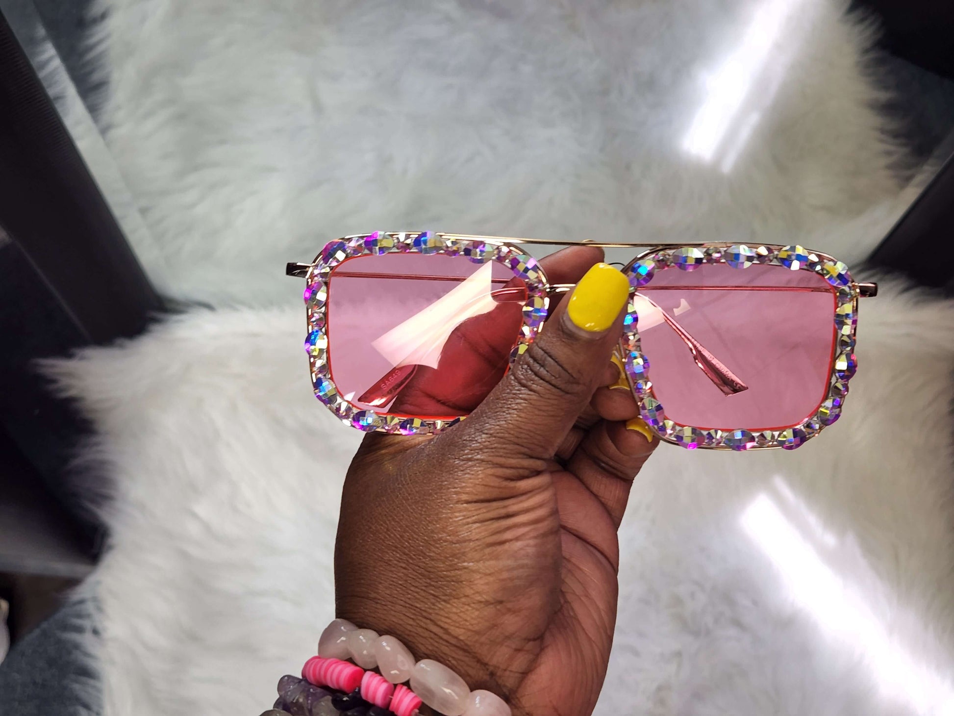 "Attention Please" SunglassesCute oversized sunglasses with iridescent diamonds around the frame.
Colored lens.sunglassesK Monae'sK Monae's"Attention