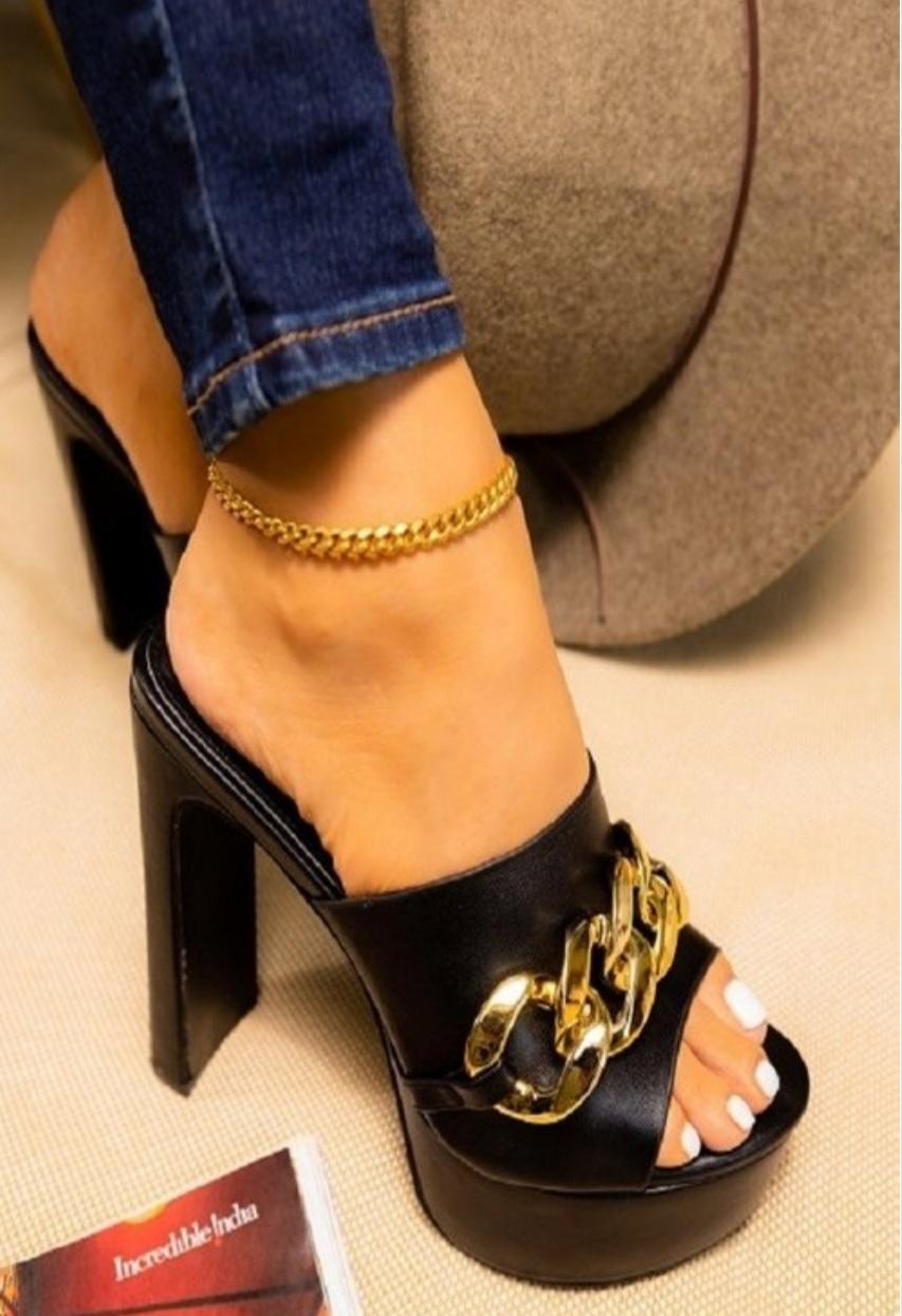 "Hot Girl" Chunky HeelChunky heels with gold chain. 
Thick and very comfortable for a long "outside" night. 😏
True to size. 
Only a few blacks left in stock.HeelsK Monae'sK Monae's"Hot Girl" Chunky Heel