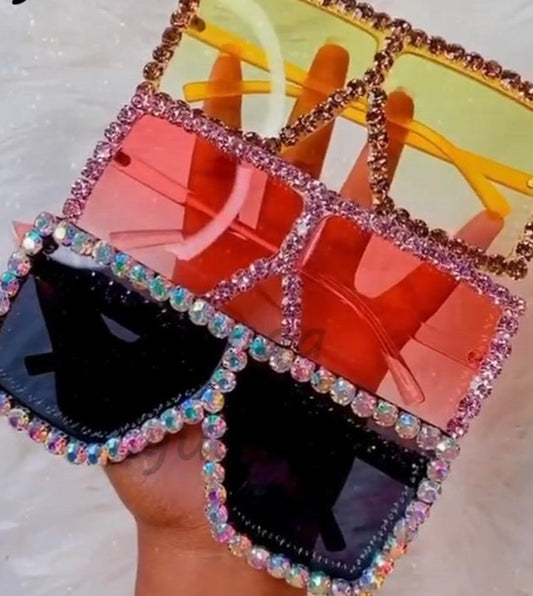 "His Girl" Oversized SunglassesOversized glasses with diamonds around.
Fit all.
True to size.sunglassesK Monae'sK Monae'sGirl" Oversized Sunglasses